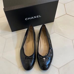 Chanel flats patent leather